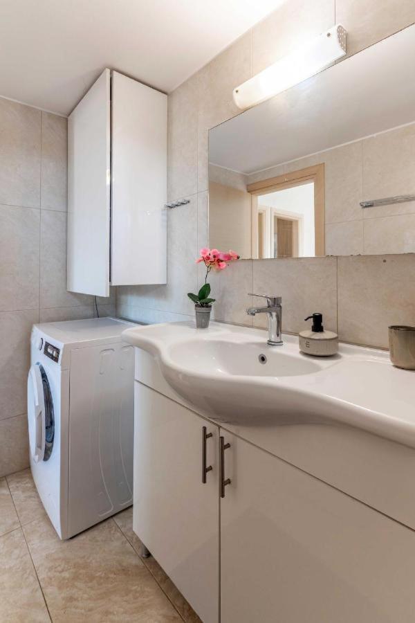 Apartment Spacious And Modern Anissaras