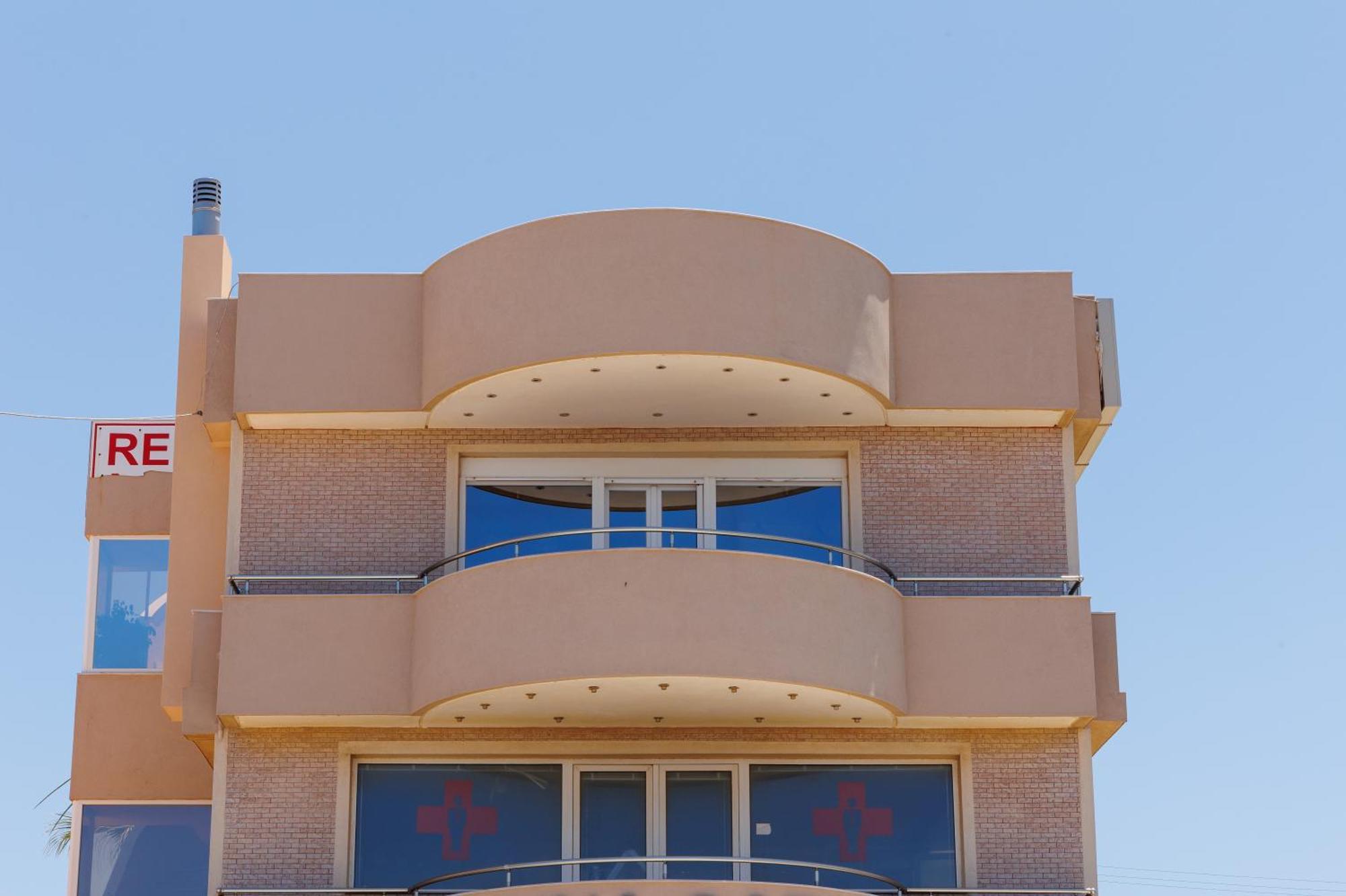 Spacious And Modern Apartment Anissaras